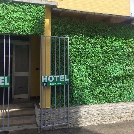 Orange Villa Hotel Tirana Esterno foto