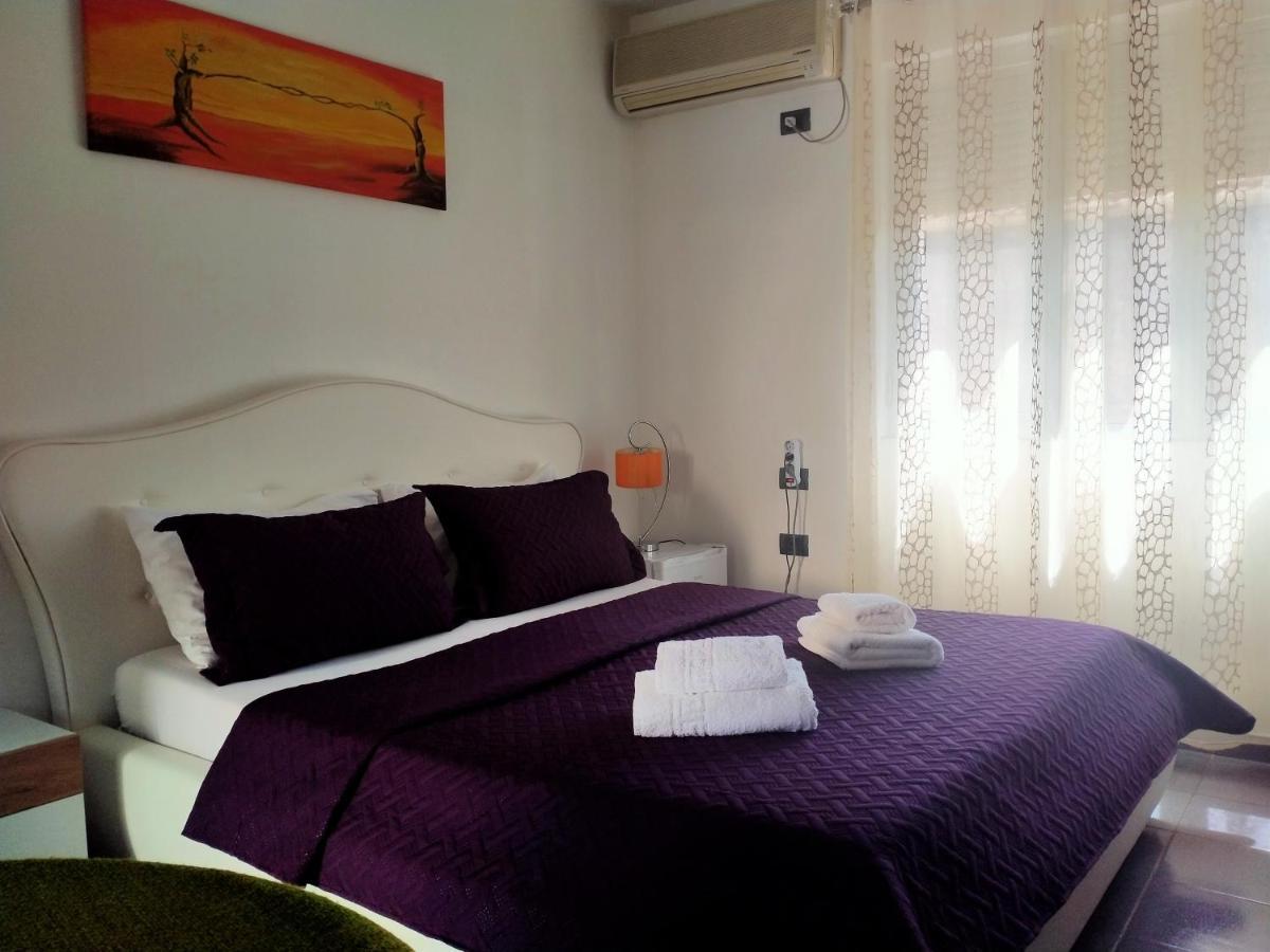 Orange Villa Hotel Tirana Esterno foto
