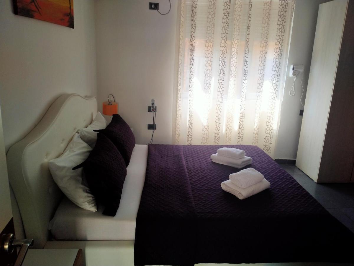 Orange Villa Hotel Tirana Esterno foto