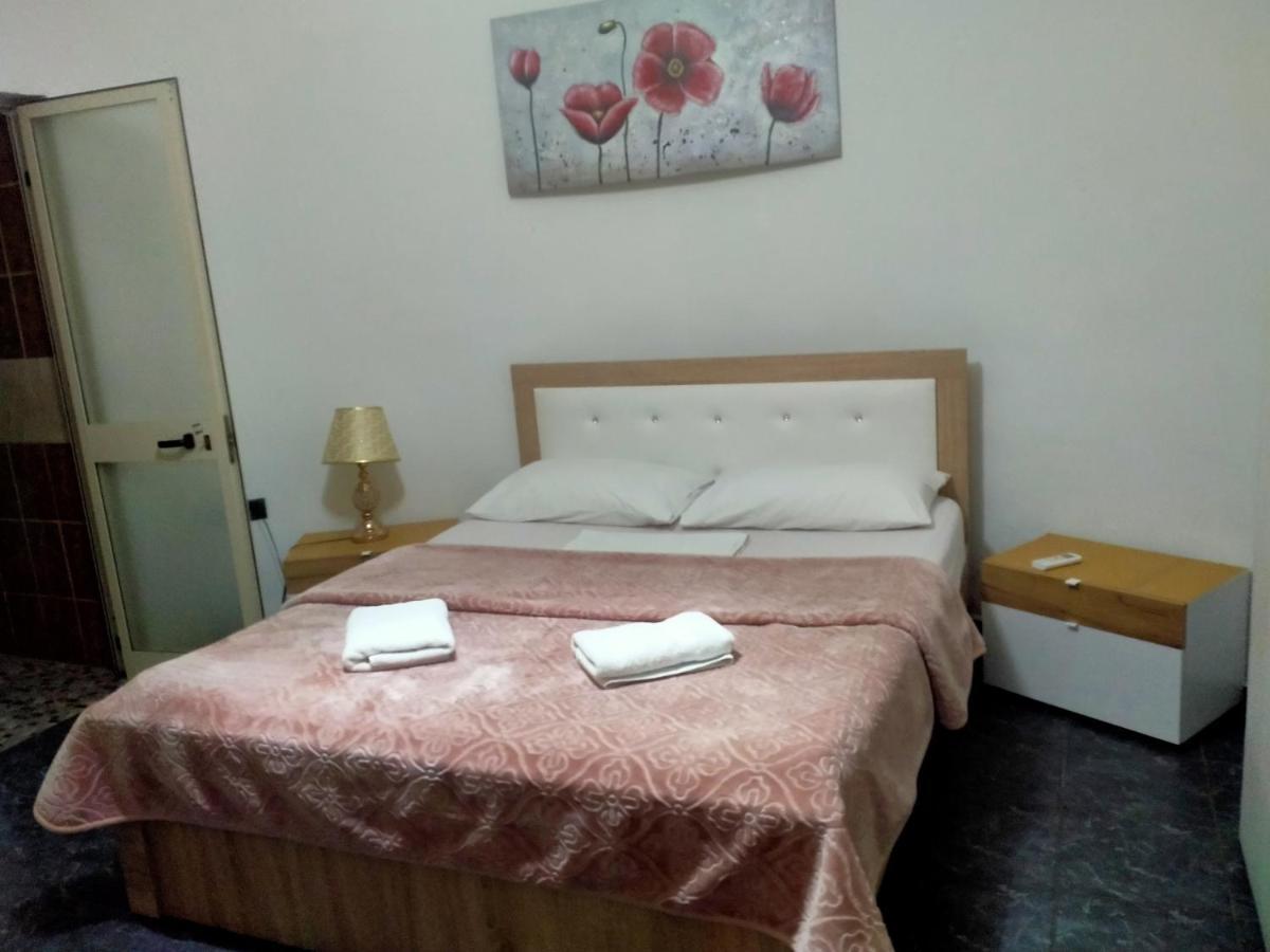 Orange Villa Hotel Tirana Esterno foto