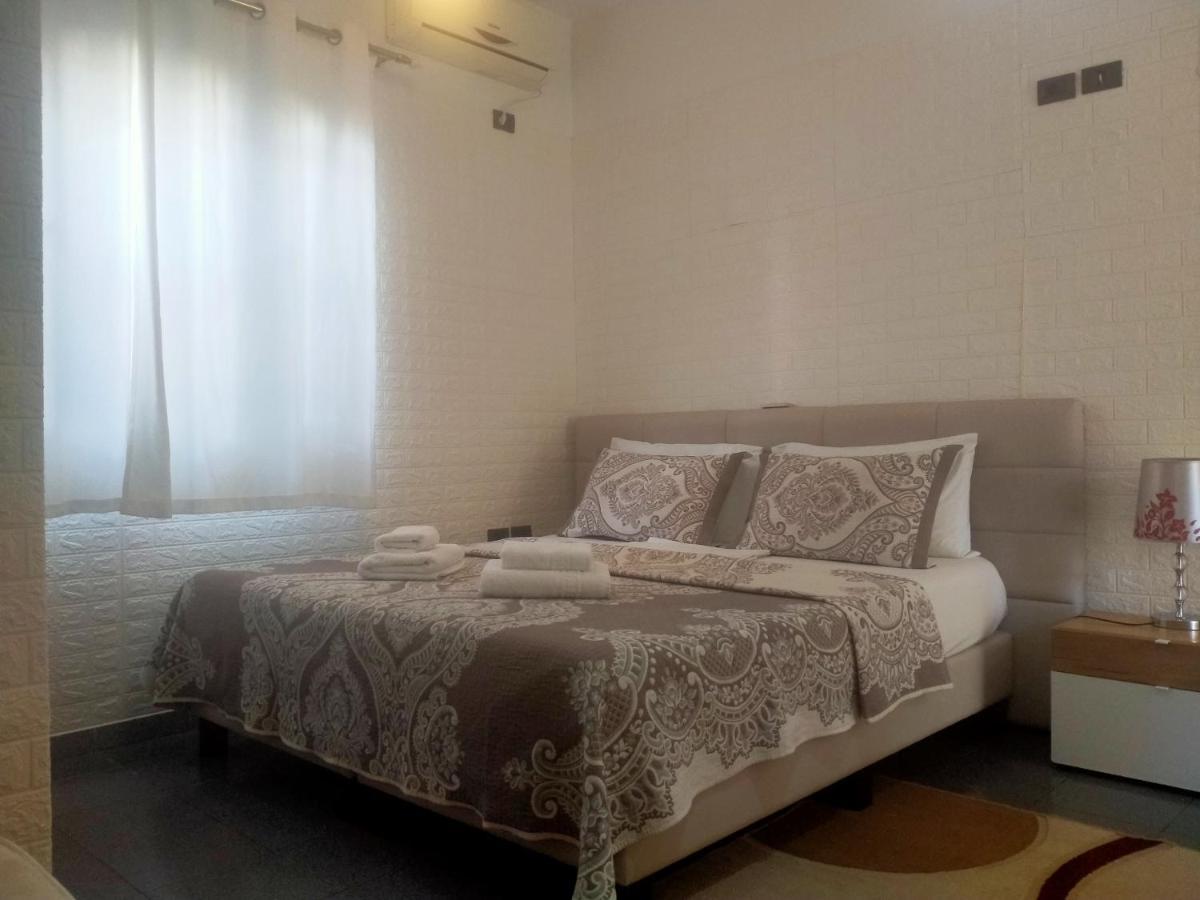 Orange Villa Hotel Tirana Esterno foto